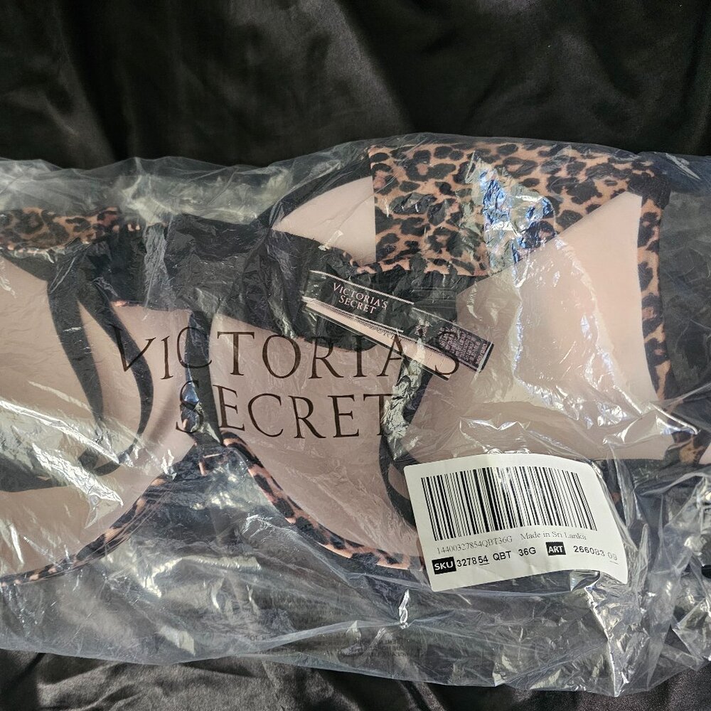 BRAND NEW Victoria Secret VERY SEXY PUSH UP